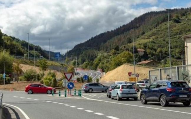 El Ayuntamiento pondrá en marcha el muevo servicio de Auzo Taxi