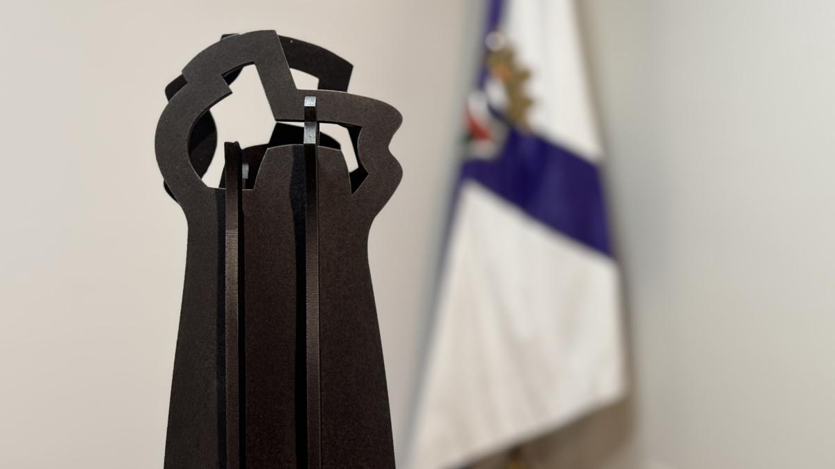 Escultura, creada por Iñigo Arregi, que se entregará a la familia de Enrike Gómez 'Korta'.