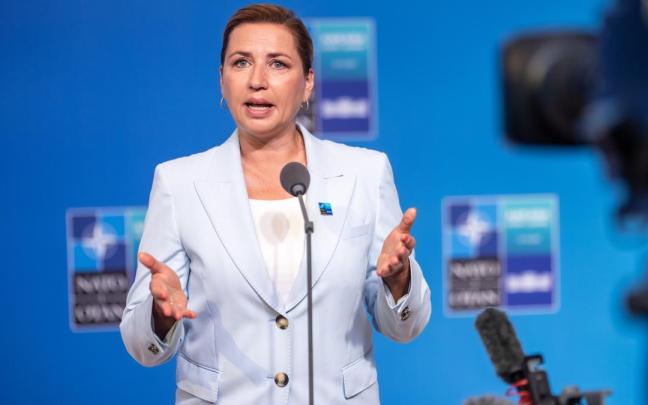 Mette Frederiksen, primera ministra danesa, en la cumbre de la OTAN en Ankara.