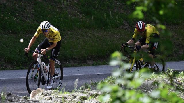 Momento del ataque de Pogacar, otra vez excelso. / UAE / Sprint Cycling Momento del ataque de Pogacar, otra vez excelso.