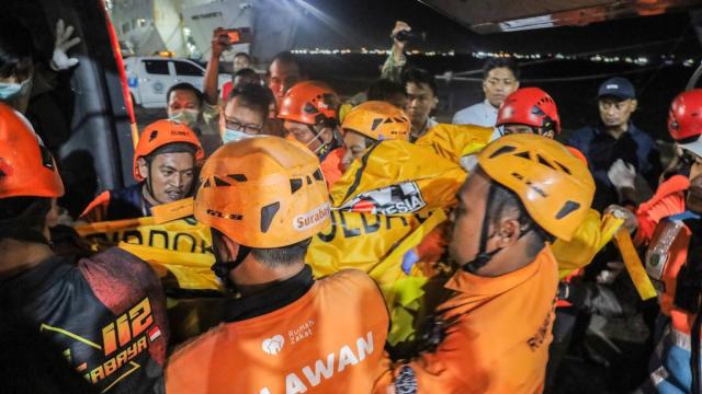 El incendio se declaró cuando el barco cubría la ruta entre Surabaya y Makassar.