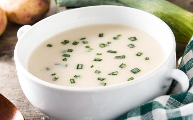 Para hacer la vichyssoise tradicional se usa solo la parte blanca, pero no hay que tirar la verde.