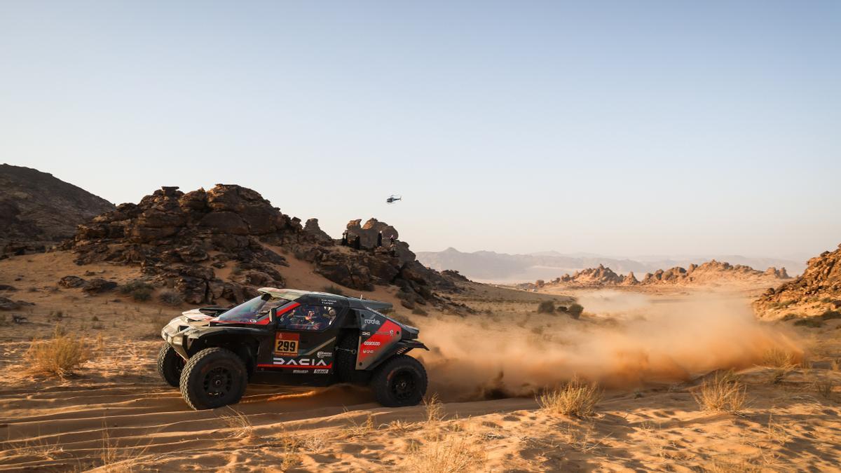 El catarí Nasser Al-Attiyah, ganador de la sexta etapa y nuevo líder del Dakar.