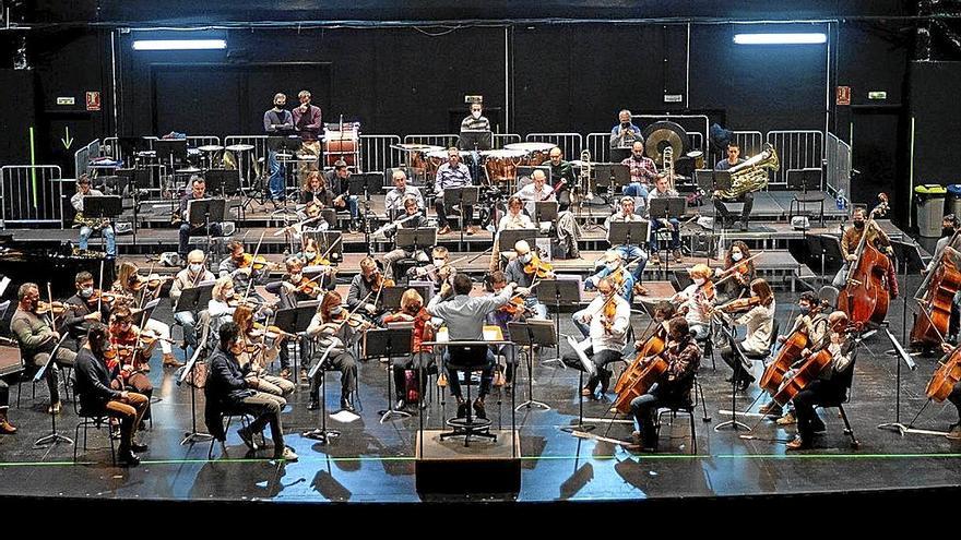Ensayo de la Orquesta Sinfónica de Navarra en el Auditorio Barañáin.