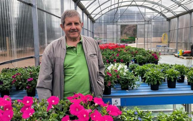 Patxi Elola, en el invernadero municipal de Zarautz.