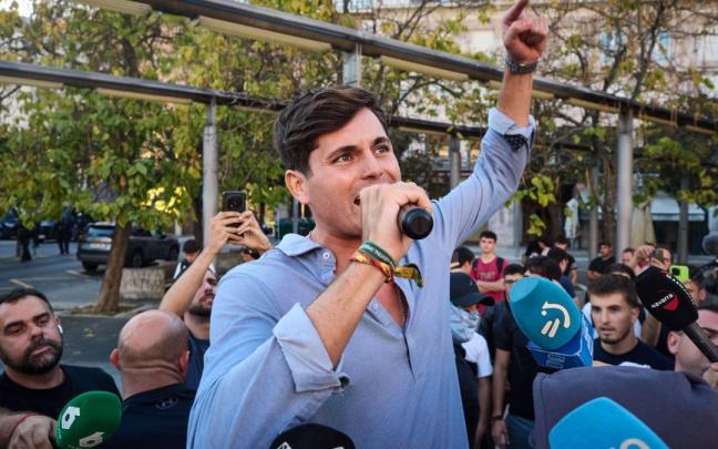 La UAB prohíbe la entrada de Vito Quiles al campus y lanza un aviso para este lunes.
