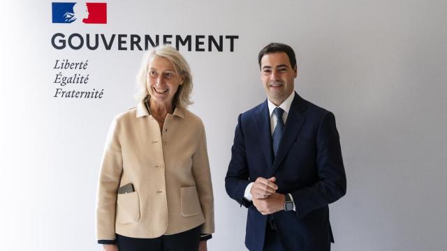 El Lehendakari, Imanol Pradales, con la ministra delegada para la Mar y la Pesca de Francia, Catherine Chabaud