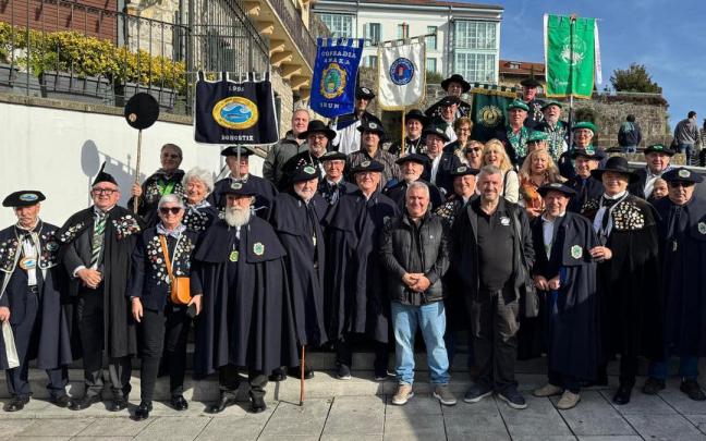 Foto del noveno Capítulo, en el que se entronizó a Josema Azpeitia y Fernando de la Hera.