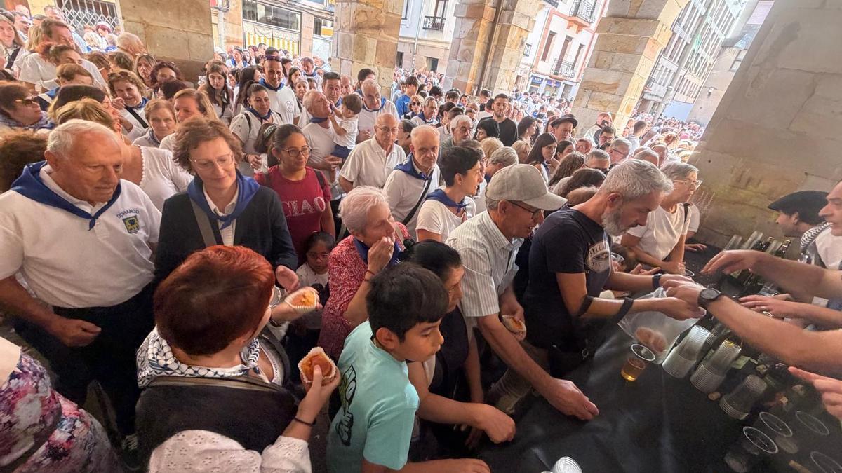 Las y los durangarras han acudido fieles a la tradición