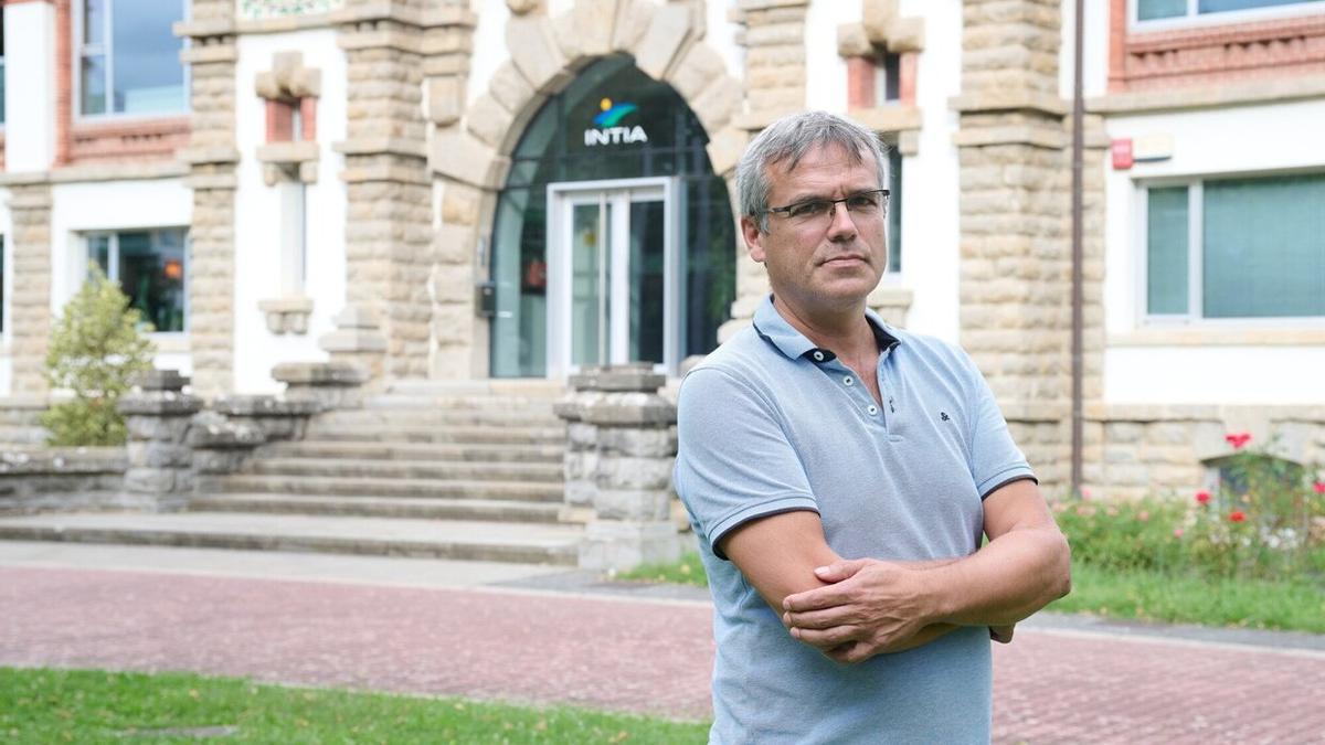 Jesús Goñi, en los exteriores de Intia en Villava.