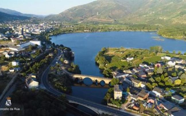 Vis aérea de la localidad de A Rúa