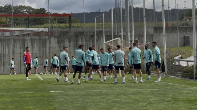 Los jugadores del Athletic durante la sesión de hoy / Imanol Vilella