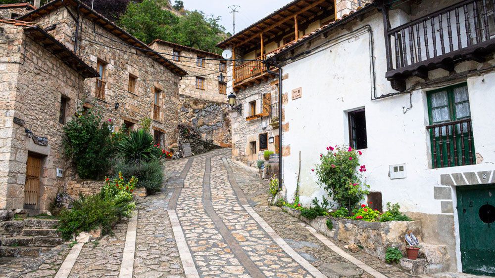 Una de las calles del pueblo.