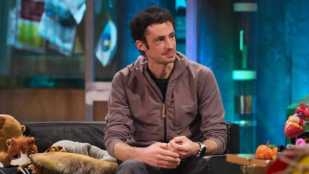 Kilian Jornet durante la entrevista con David Broncano en 'La Revuelta'.