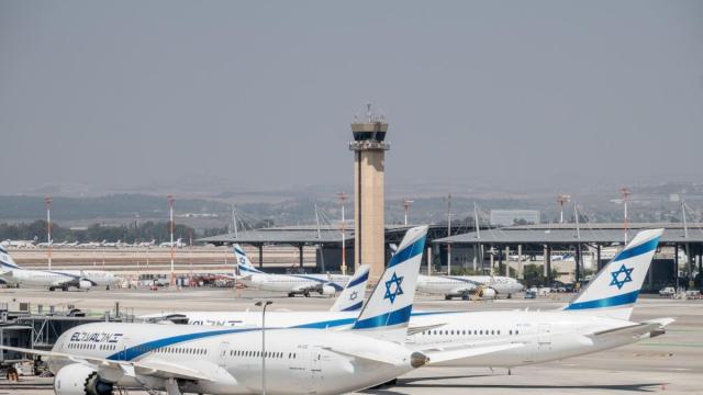 Aviones de una aerolínea israelí en el aeropuerto Ben Gurion de Tel Aviv. Aviones de una aerolínea israelí en el aeropuerto Ben Gurion de Tel Aviv.
