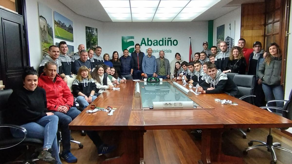 Abadiño homenajea al equipo de sokatira