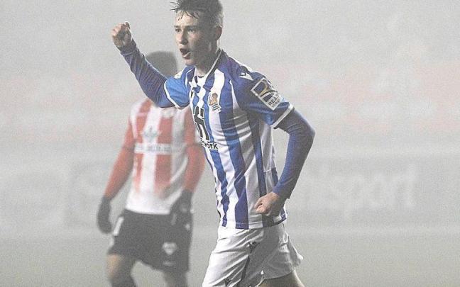 Beñat Turrientes celebra el gol que marcó ante el Zamora en la Copa del año pasado. / FOTO: EFE