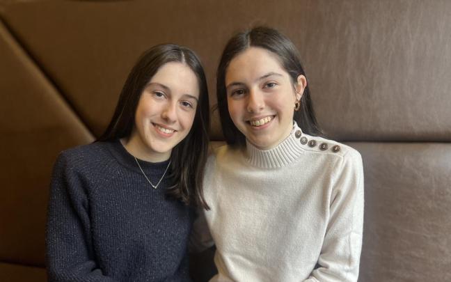 Las hermanas y escritoras beasaindarras Leire y Amaia Sarasola.