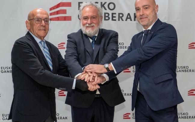 Gregorio Rojo, José Ignacio Zudaire y Mauricio Arregui, tras la comparecencia.