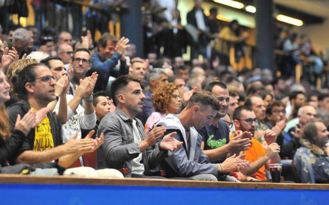 Las gradas del frontón del Club Deportivo de Bilbao.