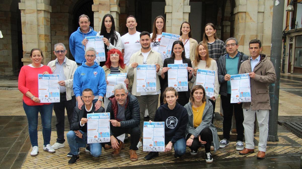 Los clubes participantes en la presentación de Kirol Egunak