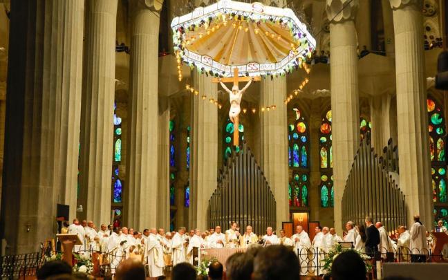 El Papa León XIV preside la celebración de la Santa Misa, en la Sagrada Familia.
