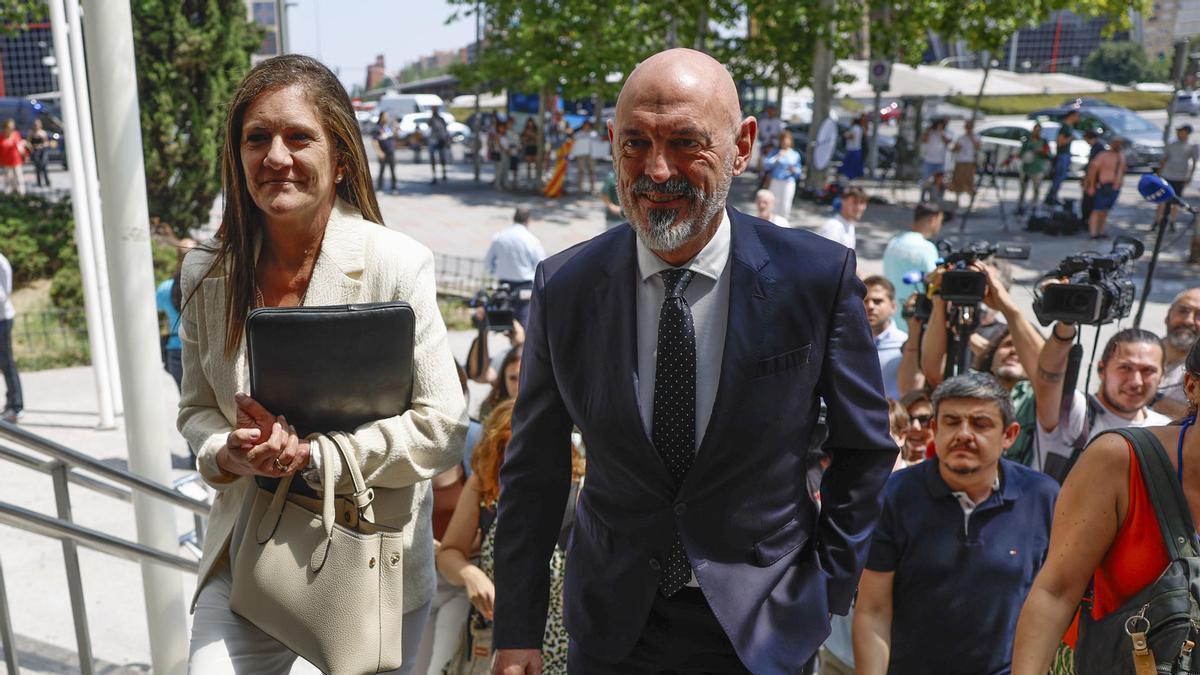 El rector de la Universidad Complutense de Madrid, Joaquin Goyache, a su llegada al juzgado.