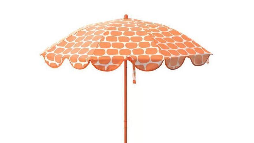 La sombrilla Strandon naranja claro de Ikea