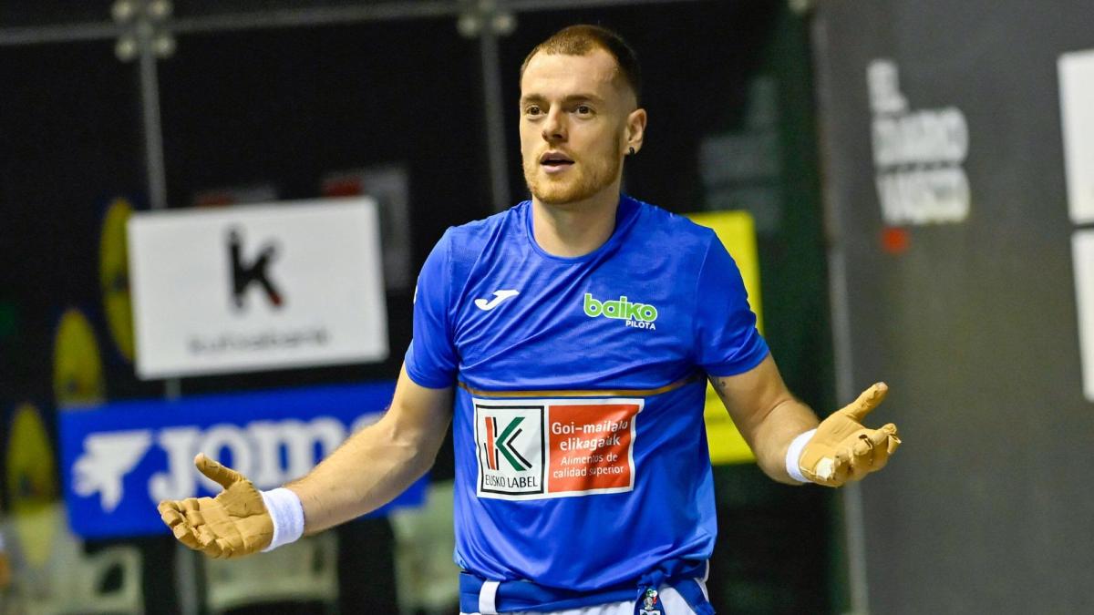 Laso protestando una decisión en el partido ante Altuna. Arnaitz Rubio
