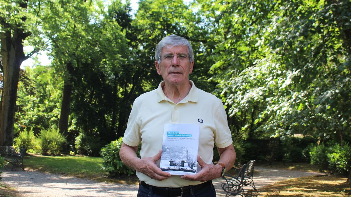 Azpiazu profundiza en sus libros sobre "algo que estimo que no ha merecido la atención de los historiadores".