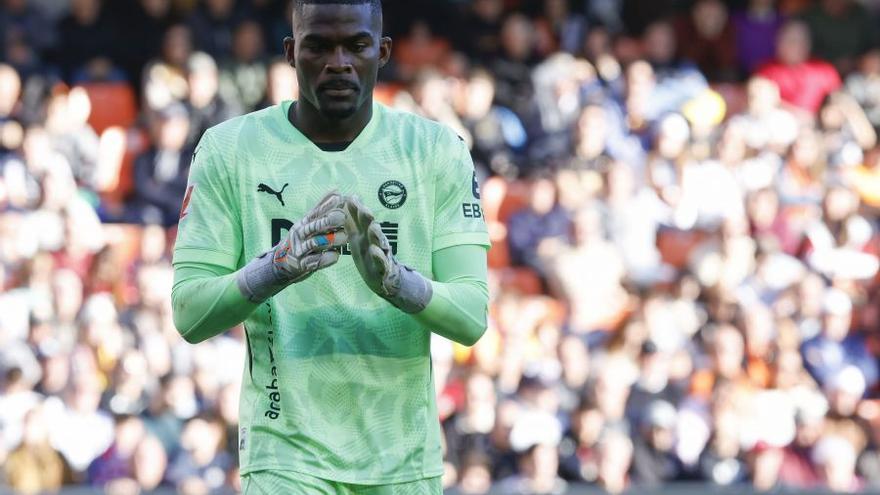 Jesús Owono en imagen durante el Valencia-Deportivo Alavés. Foto: LaLiga