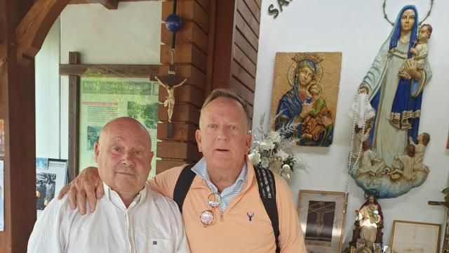 Legarda Ereño y Conway, en el refugio de la Virgen de Ezkio.