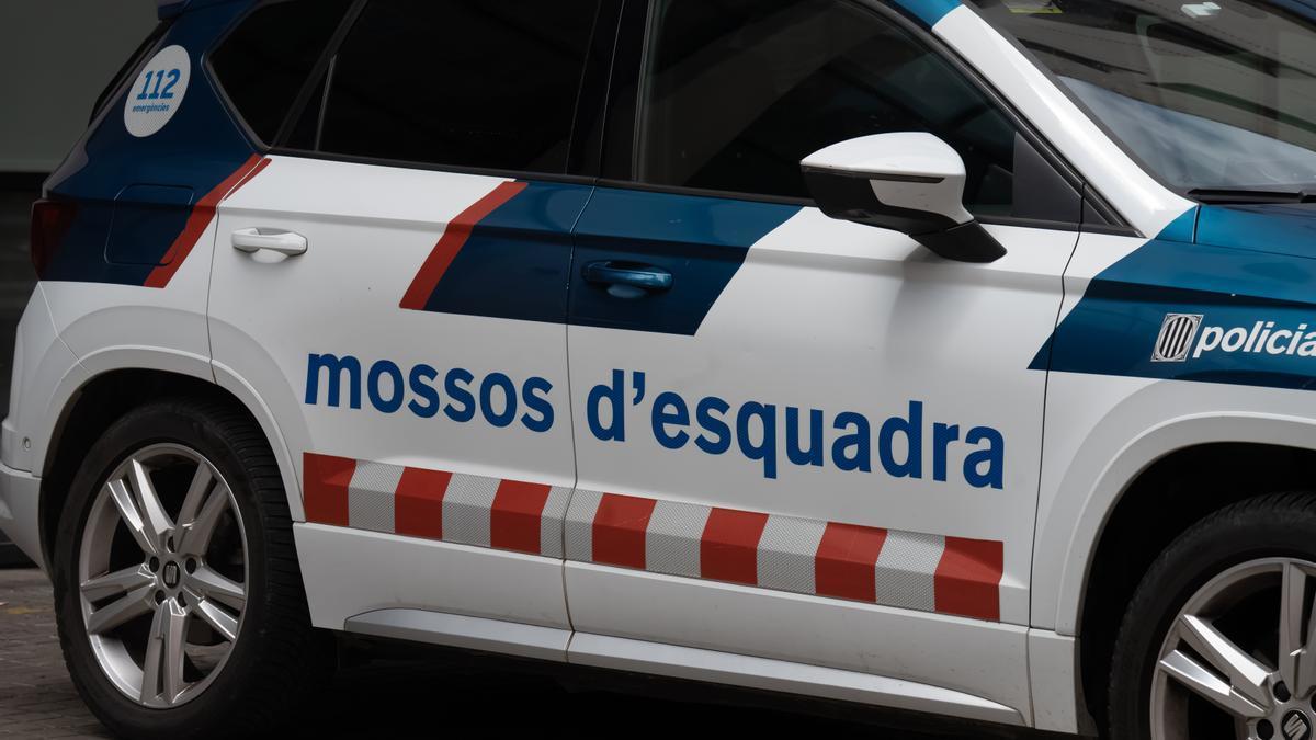 Un vehículo de los Mossos d'Esquadra
