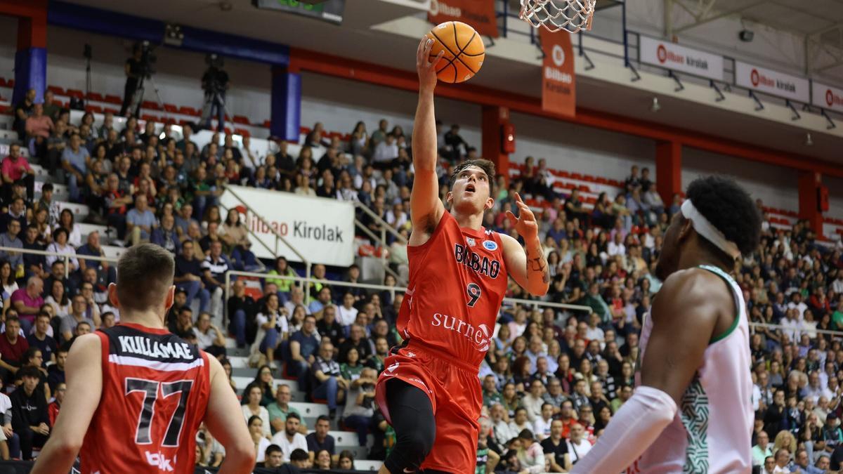 Rubén Domínguez entra a canasta en el regreso a La Casilla Pankra Nieto