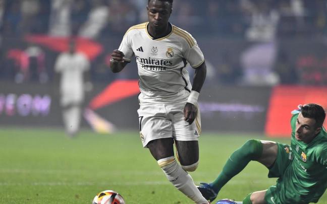 Vinicius, en un lance de la final / EFE Vinicius, en un lance de la final
