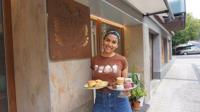 Alejandra Palliero, en el exterior de su establecimiento.