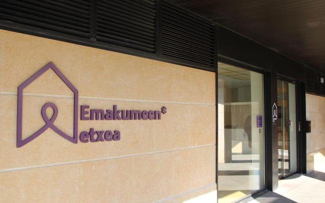 Exterior Emakumeen Etxea de Zarautz.