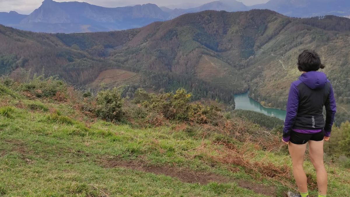 En la ladera de Egoarbitza tenemos una vista fantástica de Aixola