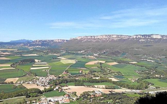 Vista panorámica de varias localidades de Tierra Estella. Vista panorámica de varias localidades de Tierra Estella.