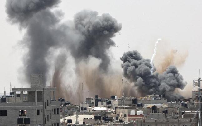 Israel ha bombardeado esta mañana entre otras, la localidad de Rafah en Gaza.