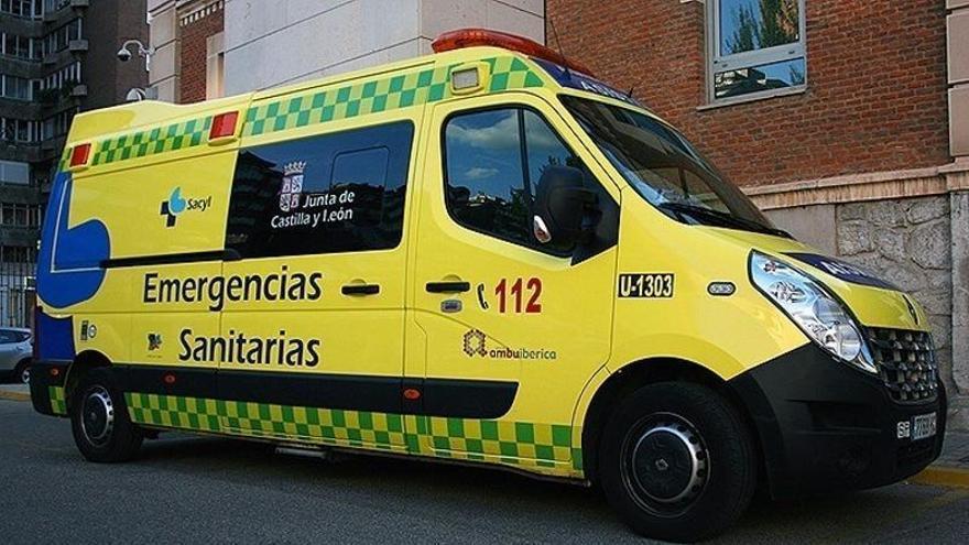 Una ambulancia del Sacyl en una foto de archivo.