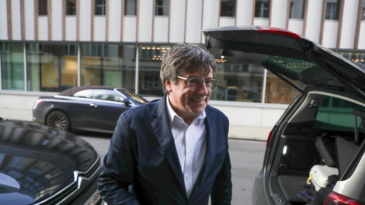 El expresidente catalán Carles Puigdemont a su salida del Parlamento Europeo, en Bruselas.