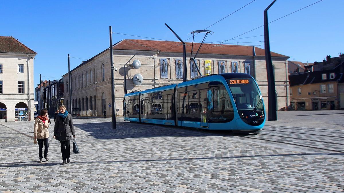 Imagen de archivo de un tren del fabricnte vasco CAF en Francia.