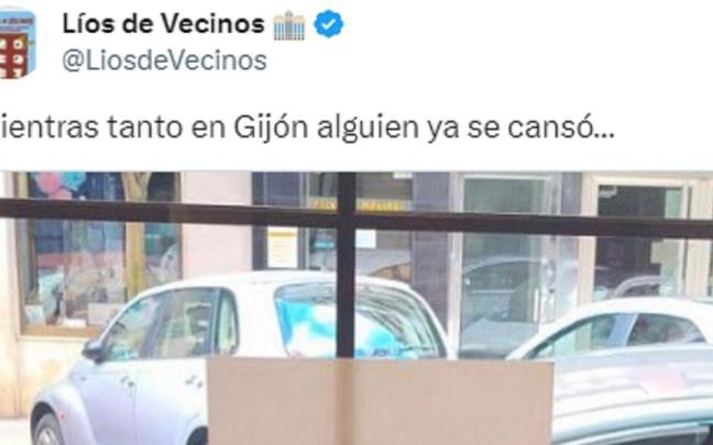 El cartel que ha aparecido en un portal de Gijón. / X (@LiosdeVecinos) El cartel que ha aparecido en un portal de Gijón.