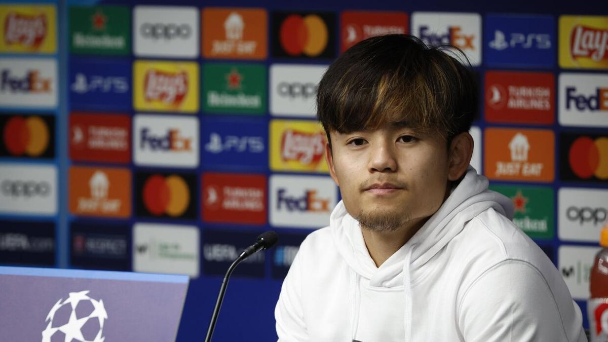 Take Kubo en la rueda de prensa antes del partido ante el PSG. / JAVIER ETXEZARRETA / EFE