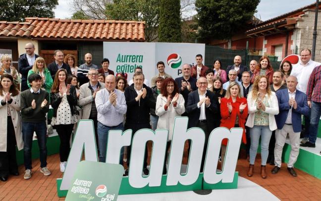 En imágenes: El PNV presenta en Nanclares a sus candidatos forales en Álava En imágenes: El PNV presenta en Nanclares a sus candidatos forales en Álava