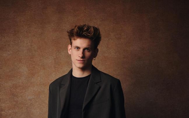 El actor Jan Buxaderas, uno de los protagonistas de ‘Todos los lados de la cama’