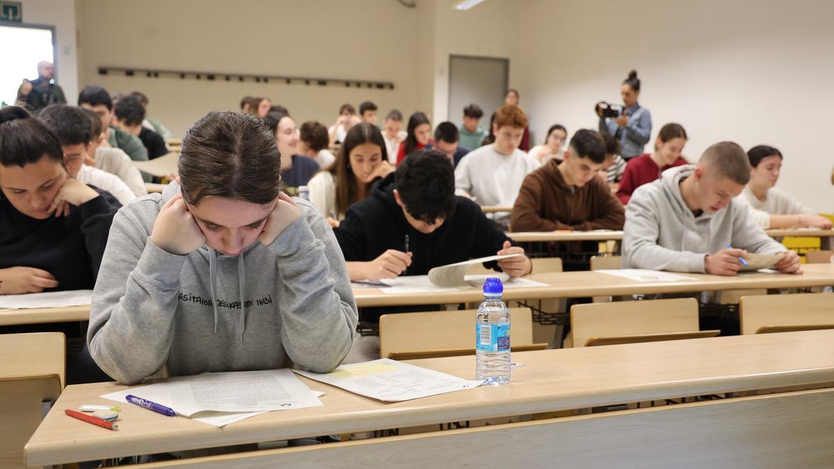 En junio aprobó 96,73% de los 12.297 estudiantes de Bachillerato que realizaron la PAU en Euskadi.
