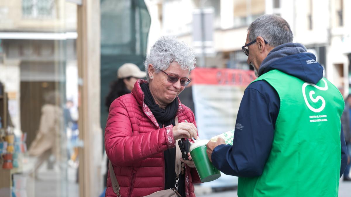 Minbiziaren aurkako Elkartearen aldeko diru-bilketa.