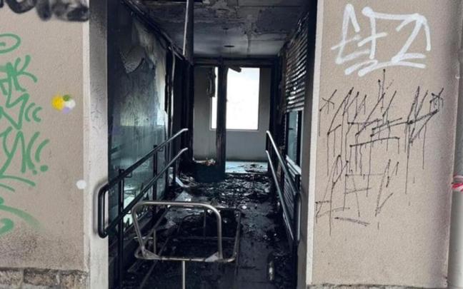 Incendio provocado en un edificio del Gobierno Vasco en Arrasate